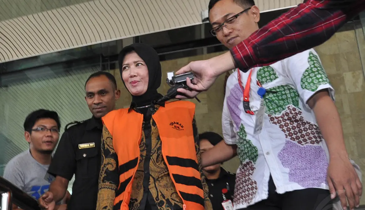 Masyitoh ditetapkan sebagai tersangka dalam kasus dugaan suap sengketa Pilkada Palembang dan memberikan keterangan palsu, Jakarta, Kamis (2/10/2014) (Liputan6.Com/Miftahul Hayat)