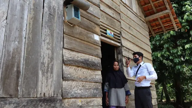 PT PLN (Persero) menyalurkan listrik ke Pekon (Desa) Marang, Kecamatan Pesisir Selatan, Kabupaten Pesisir Barat, Lampung. (Dok PLN)