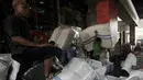 Aktivitas  di pusat tekstil terbesar di Asia Tenggara tersebut terlihat padat, Jakarta, Rabu (25/6/2014) (Liputan6.com/Johan Tallo)