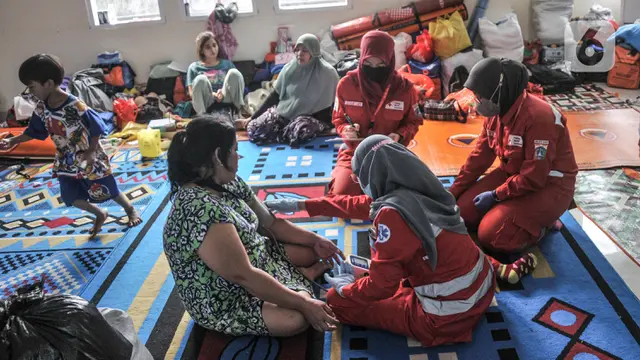Korban Kebakaran Tambora Mengungsi di Kantor Kelurahan