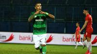 Penyerang Madura United, Alberto Goncalves. (Bola.com/Aditya Wany)