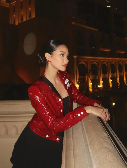 Beberapa juga menyoroti dirinya yang punya bentuk tubuh ideal. Sebagian netter menyebutnya punya body goals. [Instagram.com/alyssadaguise]