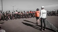 Sebanyak 126 atlet turut memeriahkan kompetisi balap sepeda dengan tema "Tercepat Challenge Crit Race Series" yang digelar di Pantai Indah Kapuk. (dok. ASC Cycling Challenge)