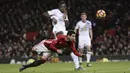 7. Proses terjadinya gol dari gelandang Manchester United, Henrikh Mkhitaryan, ke gawang Sunderland pada laga Premier League di Stadion Old Trafford, Inggris, Senin (26/12/2016). (AFP/Oli Scarff)