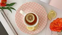 Ilustrasi wedang lemon hangat/copyright unsplash.com/Vero Manrique