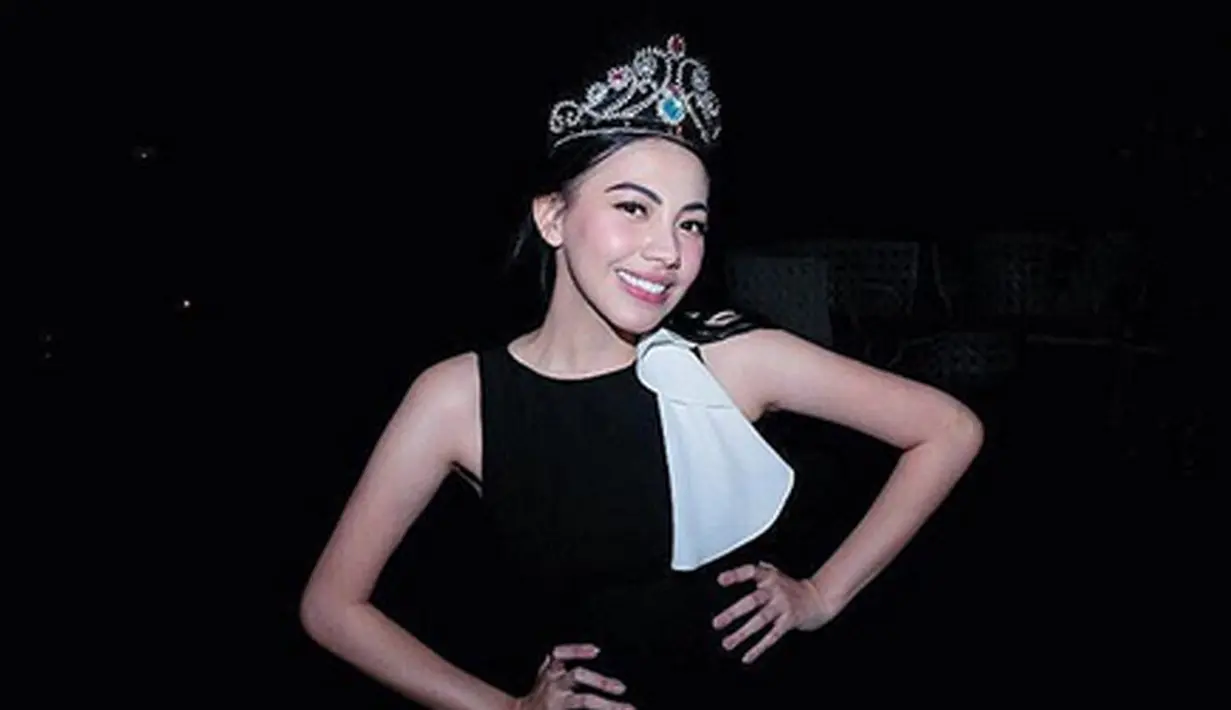 "Dari bulan Desember, jadi Axcel bawa keluarganya buat ketemu keluarga aku. Kalau prewed baru kemarin itu di Bali karen aaku lebih suka suasana Indonesianya. Nah tambahannya ke Aussie, cuma intinya itu di Bali," ujar Kezia. (Instagram/itskeziakaramoy)