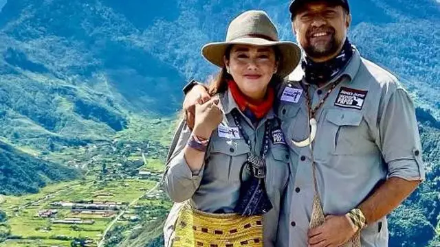Pasangan artis memilih menikah di luar negeri karena berbeda agama (Foto: Ari Sihasale dan Nia Zulkarnaen/Instagram)