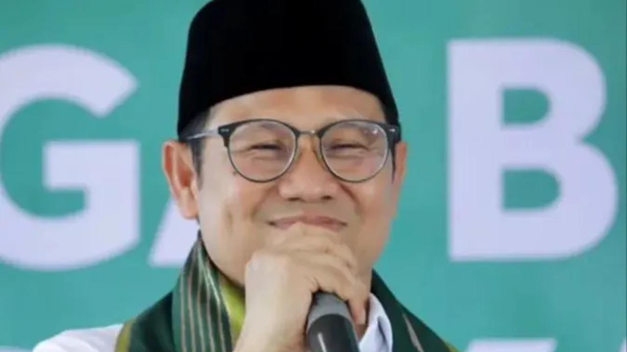 Dia pun berkelakar, dengan adanya putusan MK tersebut maka masa depan dia akan cerah. Sebab, batas usia menjadi capres tidak hanya sampai 70 tahun.<br>