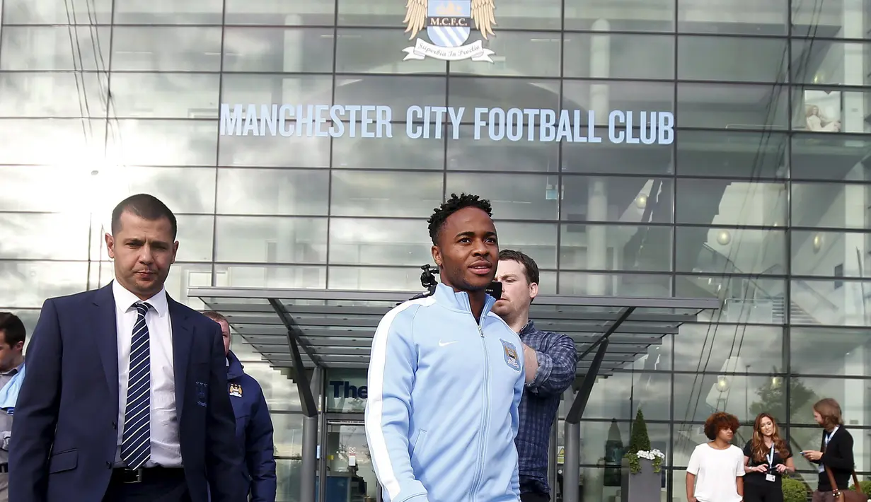 Raheem Sterling saat berada di Stadion Etihad, Manchester., Inggris. (14/7/2015). (REUTERS/Andrew Yates)