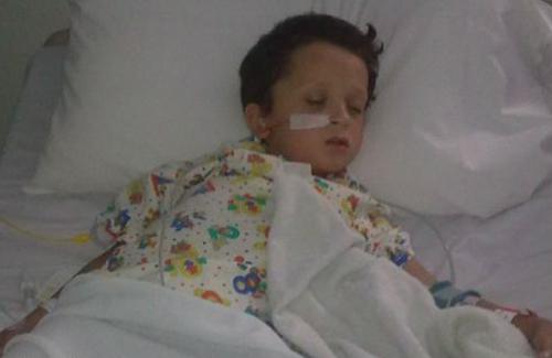 Elliot saat mengalami gangguan pada livernya dan membutuhkan transplantasi