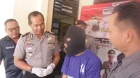 Kepolisian Cilacap mengungkap kasus pencabulan anak di bawah umur yang dilakukan oleh ayah tiri kepada anaknya. (Foto: Liputan6.com/Polres Cilacap/Muhamad Ridlo)