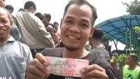 Hujan Uang Gegerkan Warga Klaten, Ada yang Dapat Rp 100 Ribu