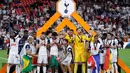 Kesuksesan menjadi juara Liga Europa memastikan Tottenham Hotspur berhak bermain di Liga Champions musim depan. (Thomas COEX/AFP)