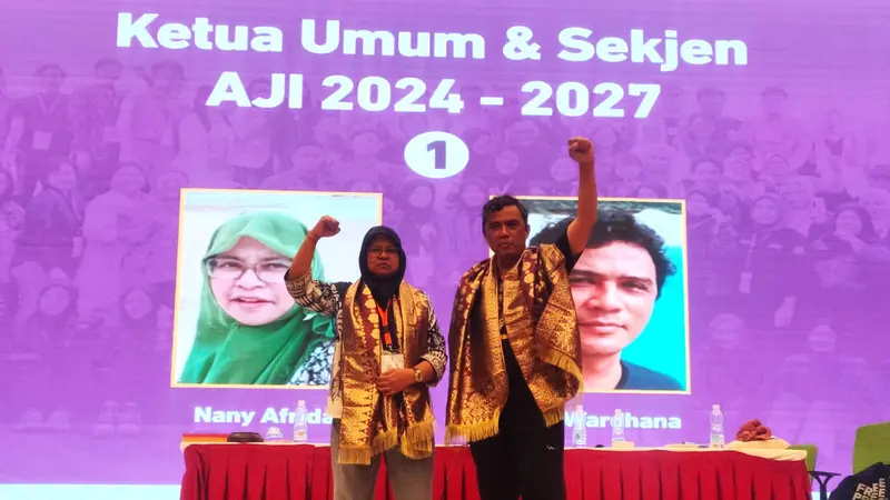 Tangis Haru Iringi Kemenangan Nany-Bayu Sebagai Ketua-Sekjen AJI di Palembang