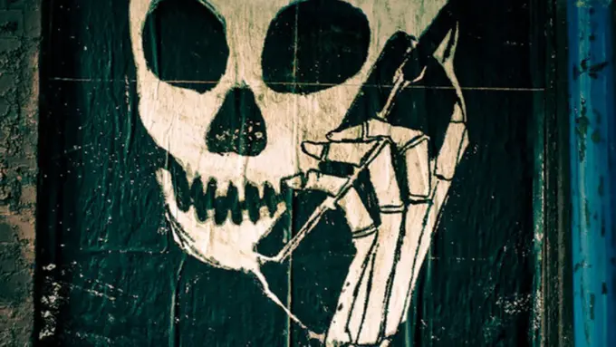 Kecanduan Smartphone, Wanita China Ini Tewas