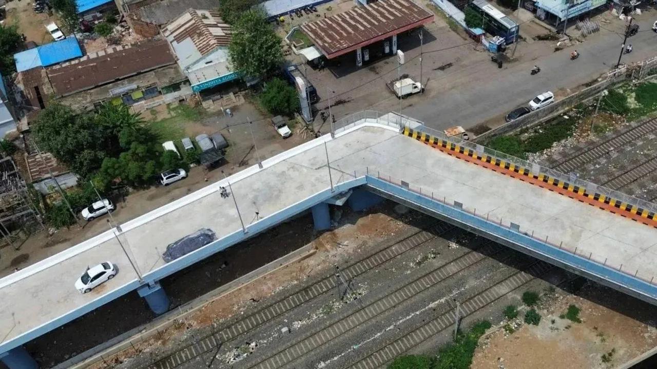 Jembatan dengan Tikungan Hampir 90 Derajat Viral di Media Sosial, Tujuh Teknisinya Kena Sanksi