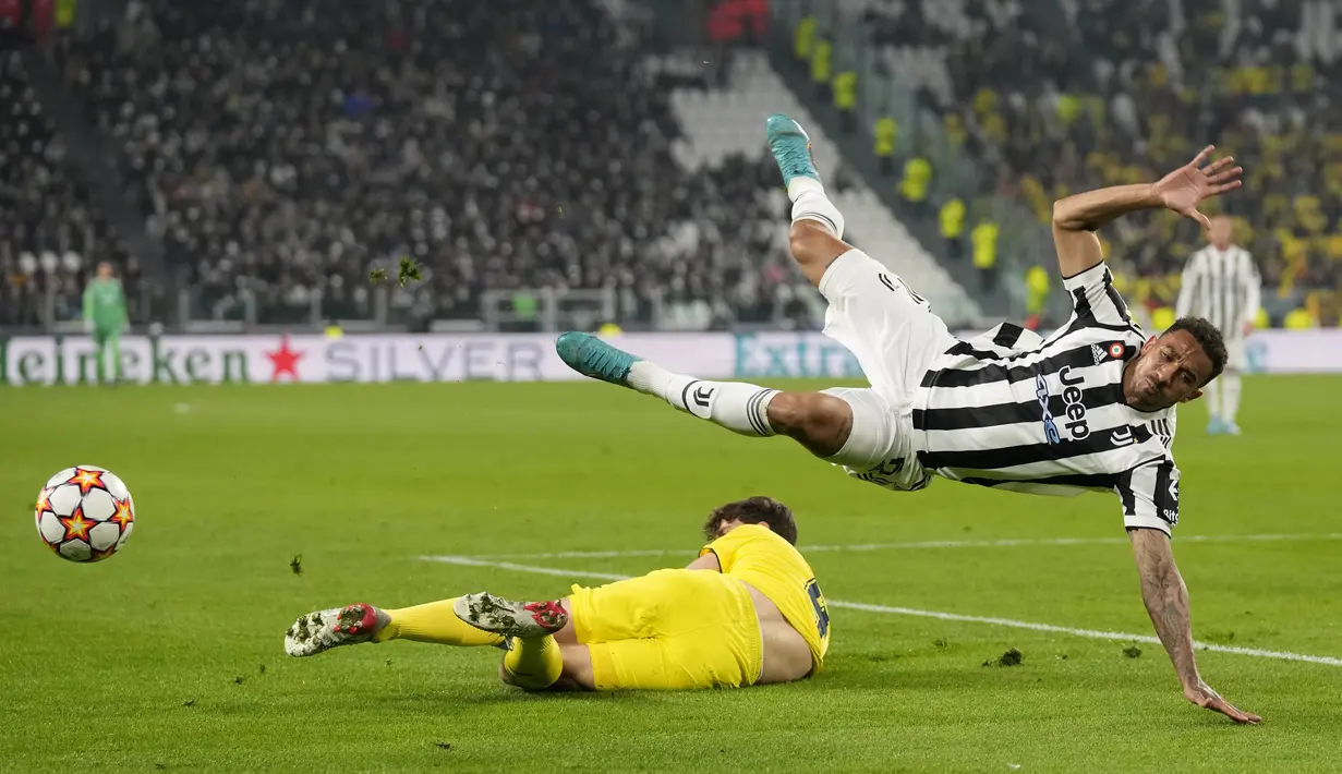 Juventus unggul tipis dalam penguasaan bola yakni 52 persen. Mereka juga memiliki lebih banyak tembakan terarah ke gawang lawan 5 berbanding 3 namun sayang selalu gagal memanfaatkan peluang yang dimilikinya. (AP/Antonio Calanni)