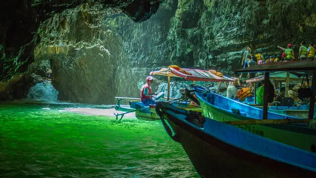 Tertarik Wisata ke Green Canyon?