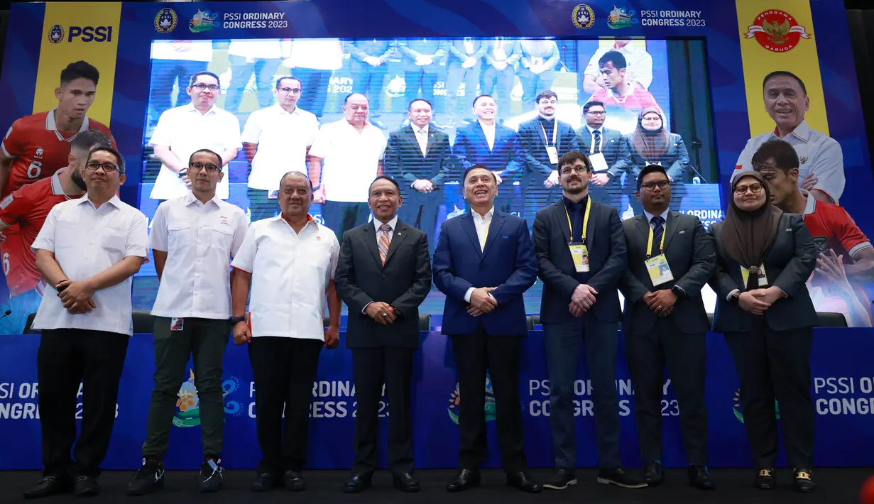 Kongres Biasa PSSI 2023 dihadiri Menteri Pemuda dan Olahraga, Zainudin Amali, Ketua Umum PSSI, Mochamad Iriawan, Ketua Umum KONI Pusat, Marciano Norman dan juga delegasi dari FIFA dan AFC. (Bola.com/M Iqbal Ichsan)