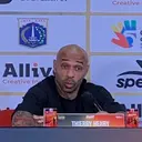 Arsenal Legends Perkasa di SUGBK, Thierry Henry Ungkap Panasnya Rivalitas