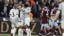 Para pemain Liverpool merayakan gol yang dicetak oleh Cody Gakpo ke gawang West Ham United pada pekan ke-33 Liga Inggris 2022/2023 di Stadion London, Kamis (27/4/2023). The Reds sukses meraup poin penuh di markas West Ham. (AP Photo/Alastair Grant)