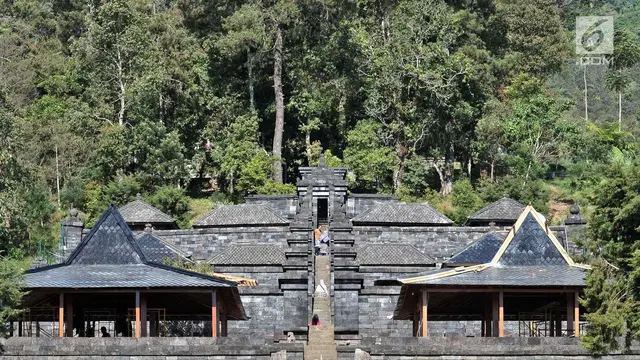 Melihat Pemugaran Pendopo Kompleks Candi Cetho Karanganyar