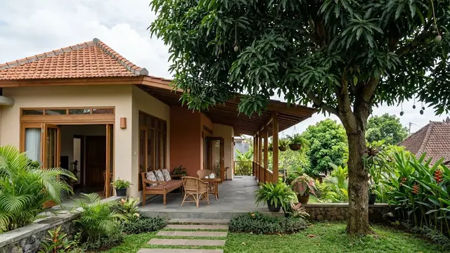 Model Teras Depan Rumah dengan Pohon Mangga Besar Jadi Peneduh Estetik