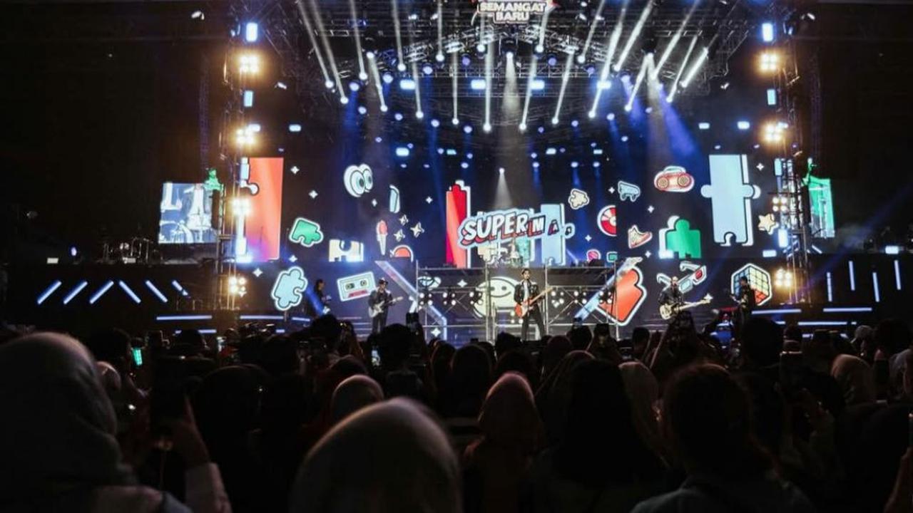 7 Potret Penampilan Al, El, dan Dul di The Lucky Laki, Siapa yang Bisa Kalahkan Karisma Mereka?