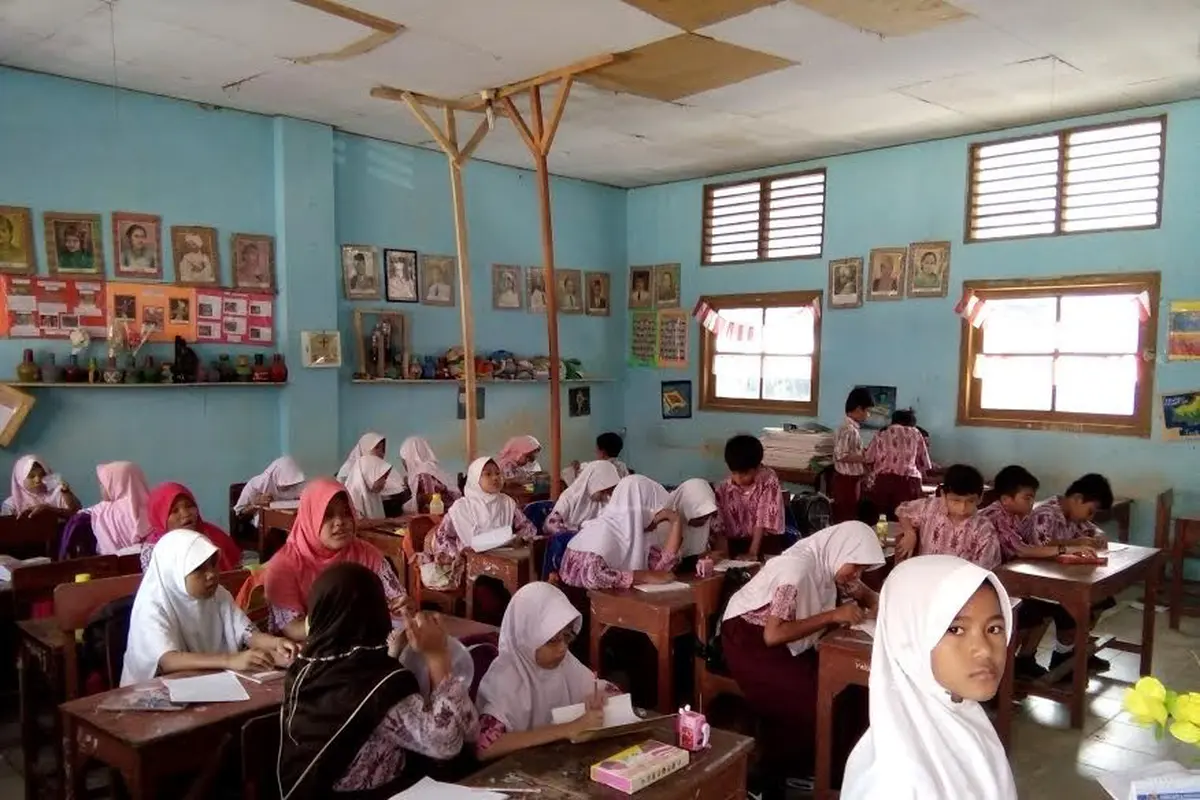 Sekolah rusak