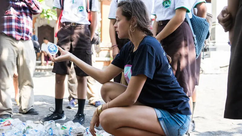 Aktivitas Melati Wijsen bersama Bye Bye Plastic Bags di Bali, 2019.