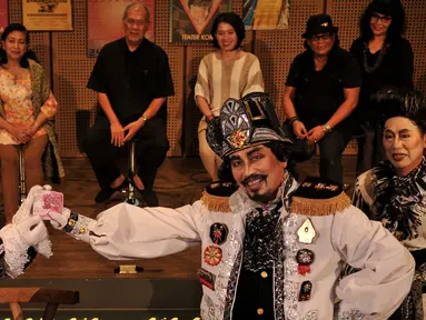 Teater Koma didukung Djarum Foundation akan menggelar pertunjukkan teater berjudul 'Inspektur Jenderal', Jakarta, kamis (29/10/2015). Pertunjukan tersebut akan tayang  6-15 November 2015 di Gedung Kesenian Jakarta (Liputan6.com/Gempur M Surya)