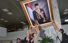 Anggota Kongres AS pun tertawa lihat foto SBY di DPR