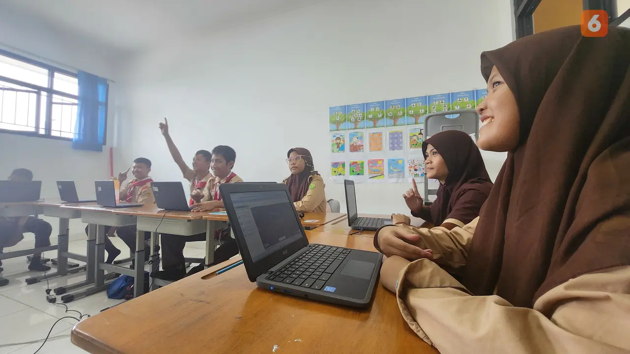 Peserta Didik Disabilitas Berhak Belajar Teknologi, Intip Keseruannya di SLBN 11 Jakarta