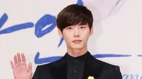 Alasan Lee Jong Suk Mau Kolaborasi dengan Jam Tangan Swiss: Perlambat Langkah, Hargai Momen