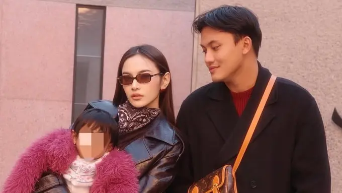 Mahalini Gendong Anak Saat Liburan ke Maroko. [@mahaliniraharja]