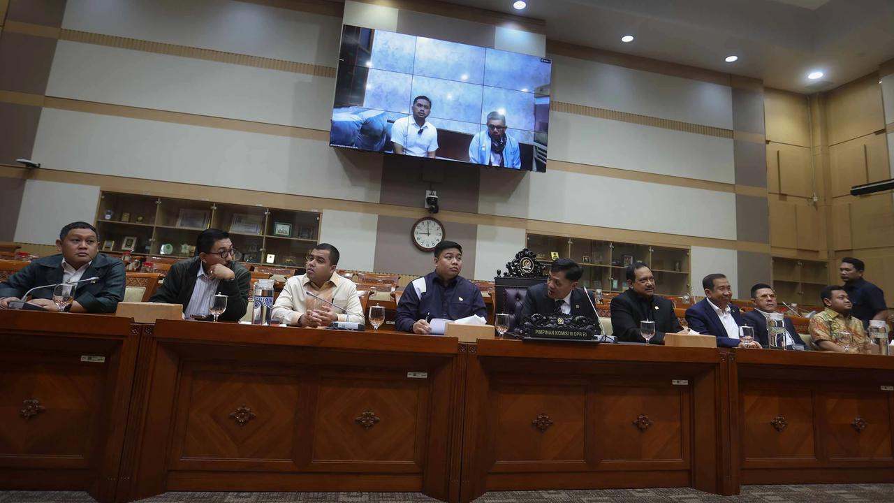 FOTO: Komisi III DPR Minta Penangguhan Penahanan Kreator Video Profil Desa di Karo