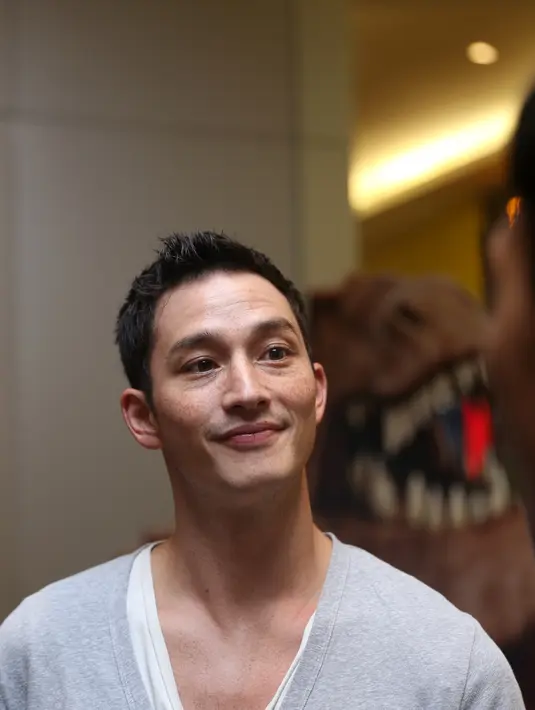 “Aku sama Kenzou sebenarnya mau ke Jepang bulan depan lima hari ada sesuatu. Kita mau jalan-jalan. Itu sebenarnya permintaan aku. Bukan jarang ketemu tetapi aku mau lima hari dengan dia tanpa pembantu," kata Mike Lewis. (Andy Masela/Bintang.com)