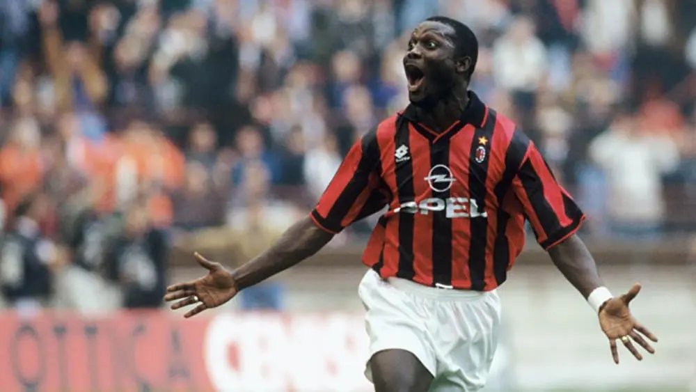 George Weah - Legenda AC Milan itu masih menjadi satu-satunya pesepak bola Benua Hitam yang meraih gelar pemain terbaik dunia dari FIFA. Striker AC Milan itu meraih Ballon d'Or pada tahun 1995. (Thegentlemanultra.tumblr.com)