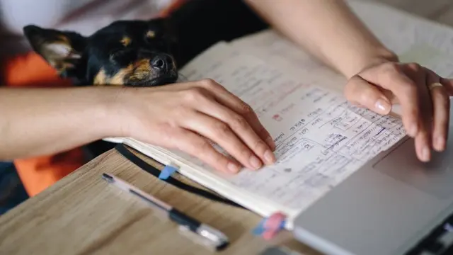 [Bintang] Tulis Surat untuk Rayakan Hari Ibu Internasional, Bocah Ini Malah Buat Netizen Geram