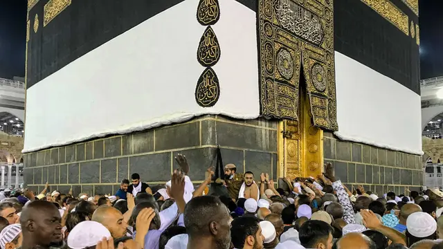 Melihat Lebih Dekat Bangunan Kakbah