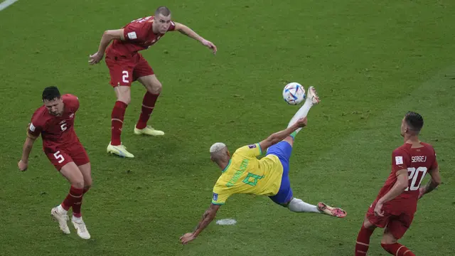 Foto: Richarlison Cetak Gol Indah ke Gawang Serbia saat Laga Perdana Timnas Brasil di Piala Dunia 2022
