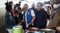 Menteri BUMN Erick Thohir dan&nbsp;Menteri Perdagangan Zulkifli Hasan di Pasar Rasamala, Semarang, Jawa Tengah (Jateng), Jumat (2/12/2022) (dok: KBUMN)