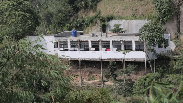 Konstruksi Rumah di Jalur Sesar Lembang