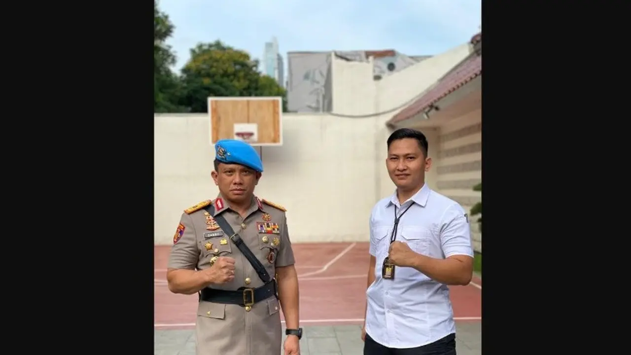 Potret Brigadir J alias Nofriansyah Yosua Hutabarat semasa hidup bersama atasannya Irjen Ferdy Sambo.