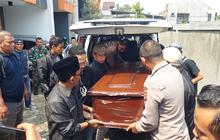 Isak Tangis Keluarga dan Kerabat Iringi Pemakaman Farid Ahmad, Mekanik Pesawat Latih Jatuh di BSD Tangsel