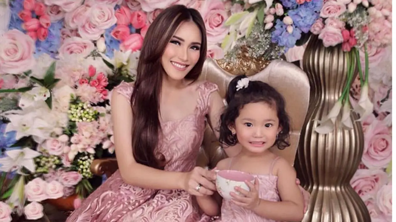 [Bintang] Ayu Ting Ting