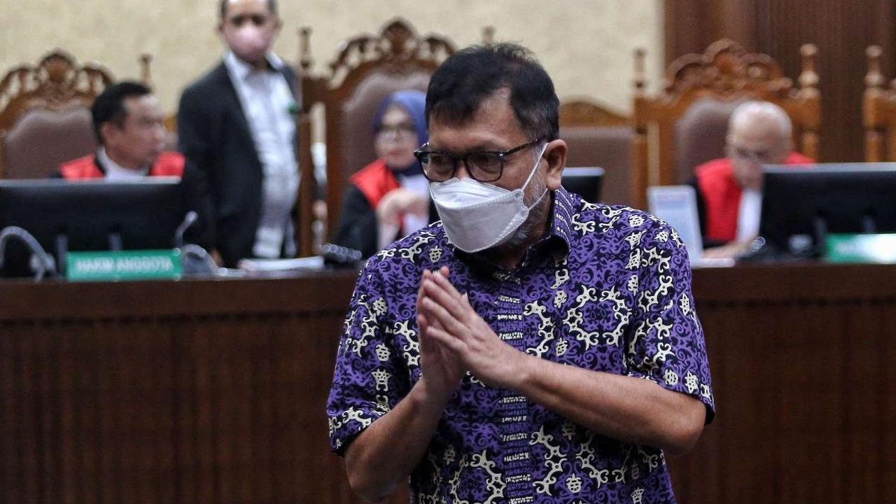 FOTO: Ekspresi Zarof Ricar Didakwa Terima Suap Rp 915 Miliar dan Emas 51 Kg Selama 10 Tahun Jadi Makelar Kasus di MA