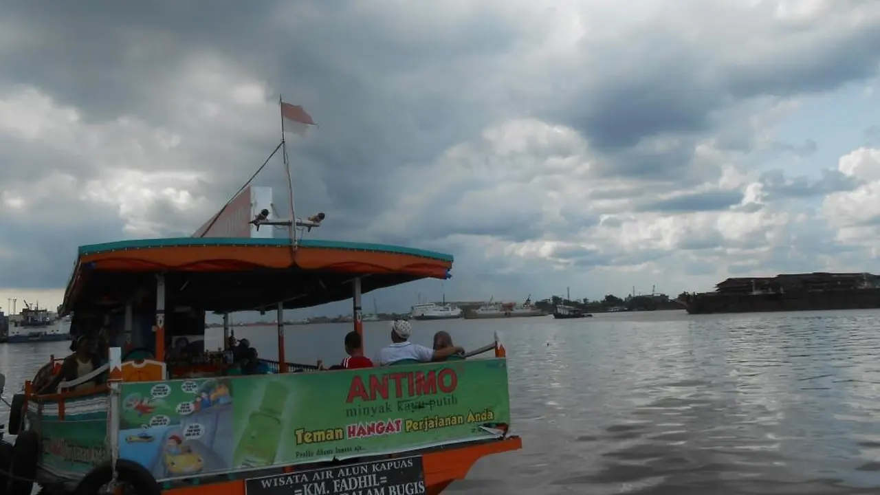 Kapal Wisata Sungai Kapuas