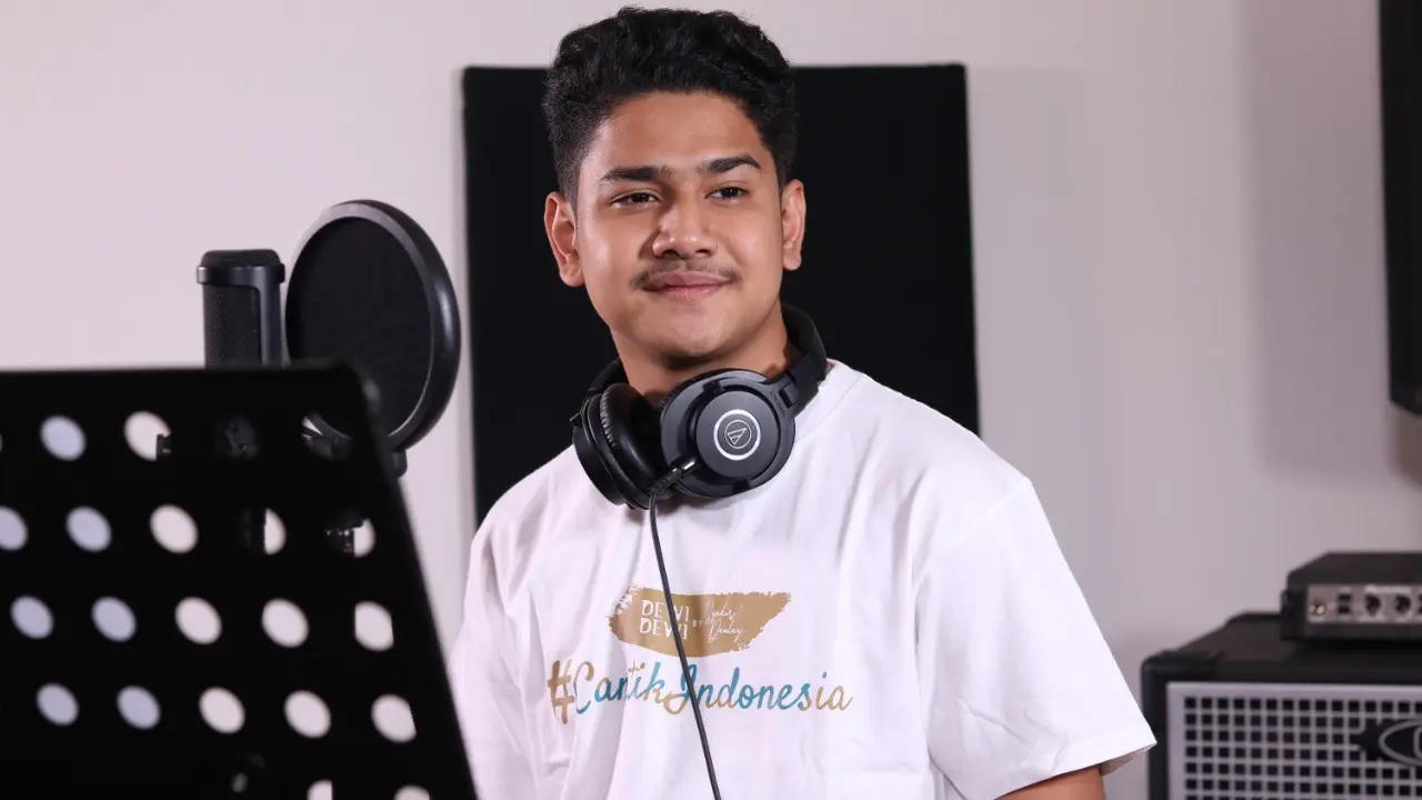 Syakir Daulay Mengekstrak Daun Kumis Kucing Jadi Produk Pencerah Kulit
