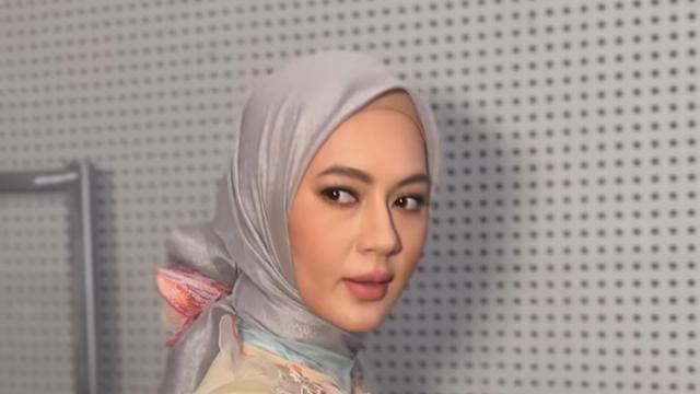 Potet Paula Verhoeven di Jakarta Fashion Week 2025 (credit: https://www.instagram.com/paula_verhoeven/)